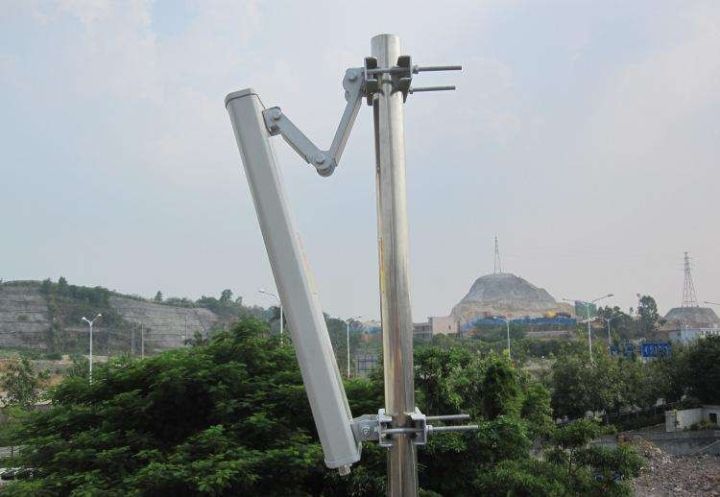 Role of the plate antenna